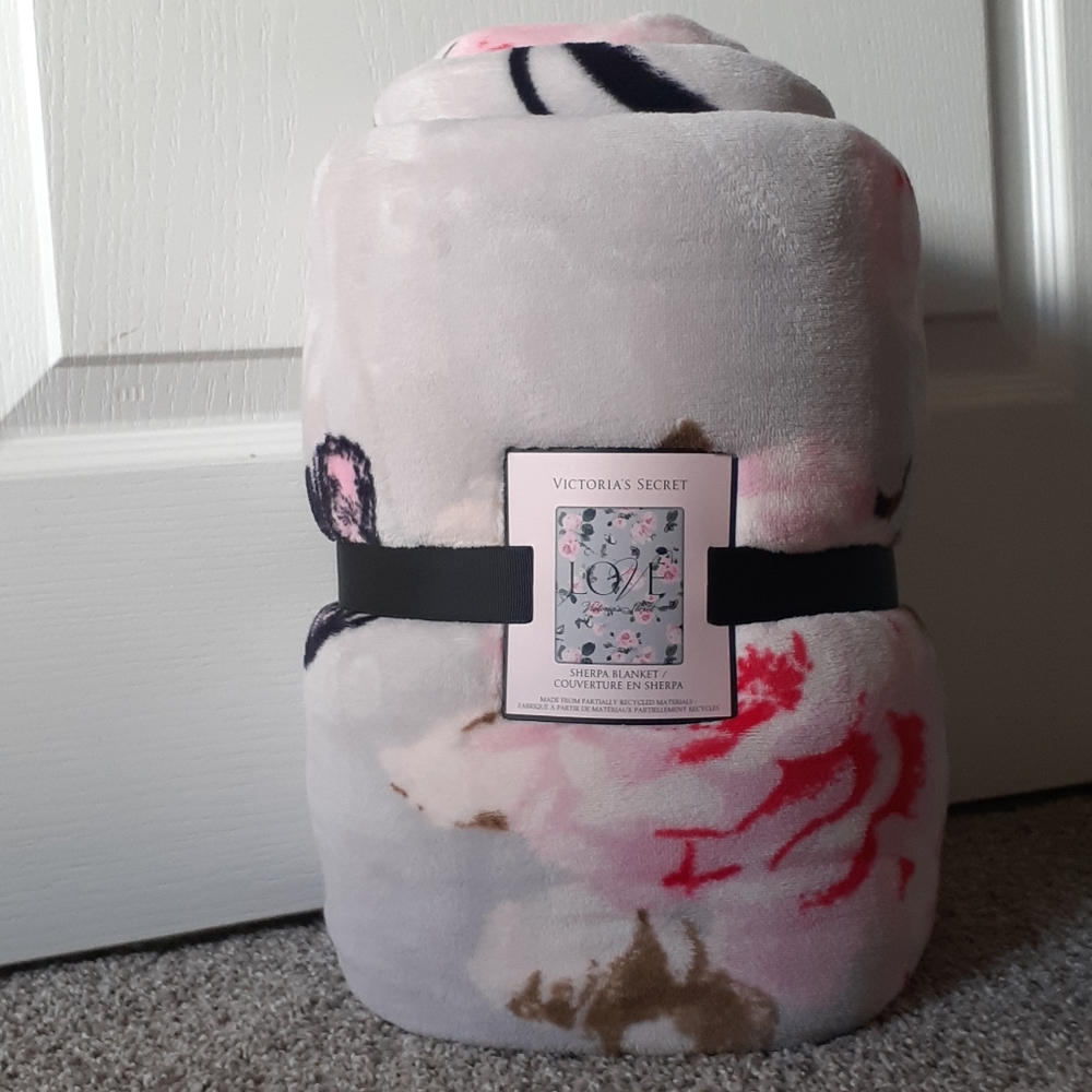 Victoria Secret Sherpa Blanket